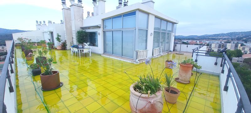 Recherche de fuite sur toiture-terrasse par mise en charge hydraulique